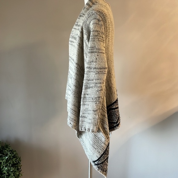 BCBGMAXAZRIA open high low cardigan sweater wool blend pockets geo hem back Med - Picture 8 of 10